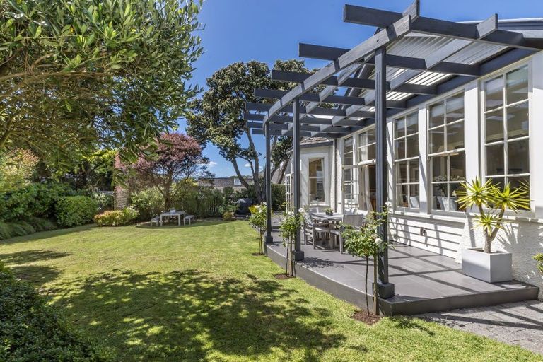Photo of property in 7 Burnham Street, Seatoun, Wellington, 6022