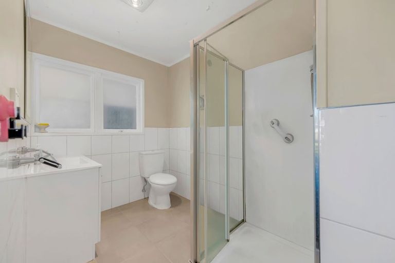 Photo of property in 26 Tiraumea Drive, Pakuranga, Auckland, 2010