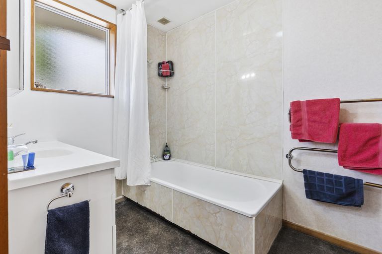 Photo of property in 13 Omahau Crescent, Twizel, 7901