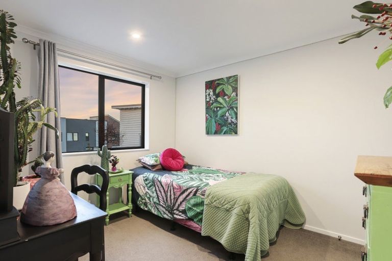 Photo of property in 2 Touhou Road, Hobsonville, Auckland, 0616