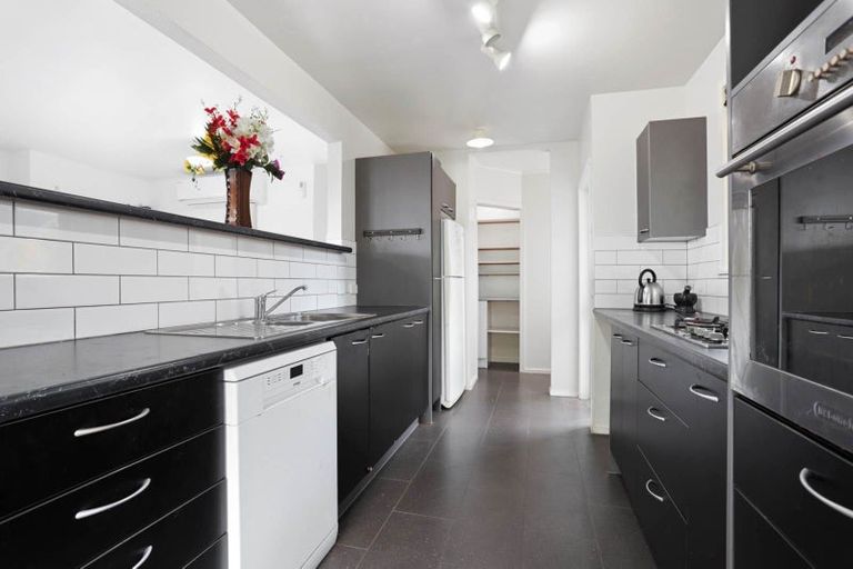 Photo of property in 25 Keegan Drive, Massey, Auckland, 0614