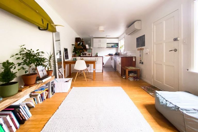 Photo of property in 45a Randwick Road, Northland, Wellington, 6012