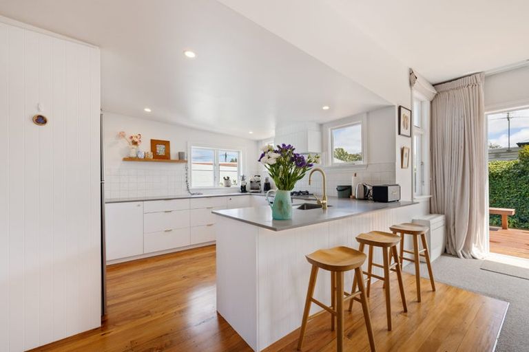 Photo of property in 36 Ngaio Street, Saint Martins, Christchurch, 8022