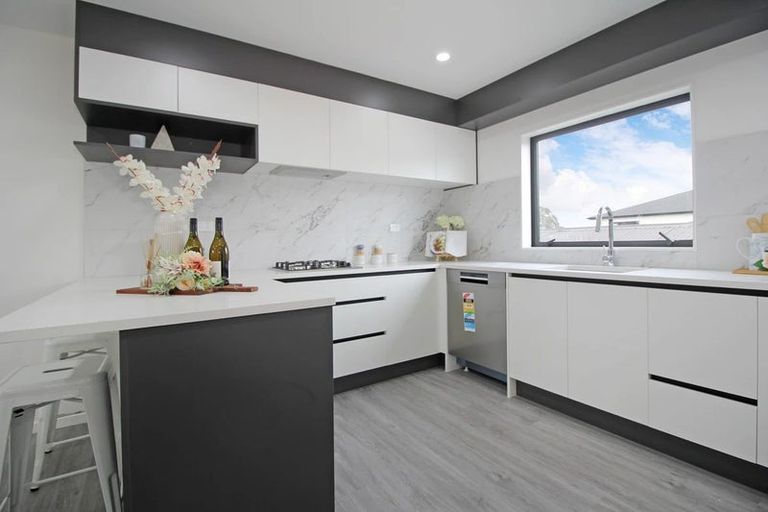 Photo of property in 58e Friesian Drive, Mangere, Auckland, 2022