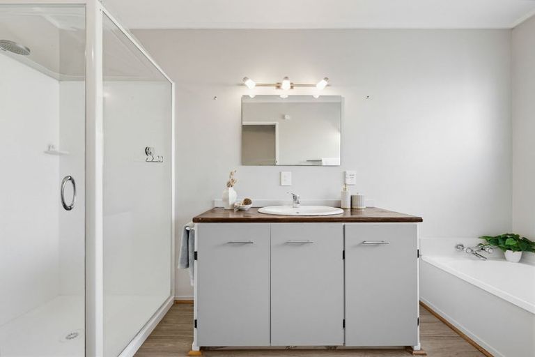 Photo of property in 69c Robinson Avenue, Holdens Bay, Rotorua, 3010