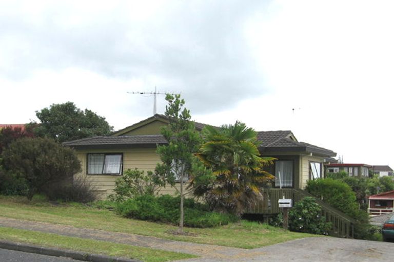 Photo of property in 4 Hassan Drive, Massey, Auckland, 0614