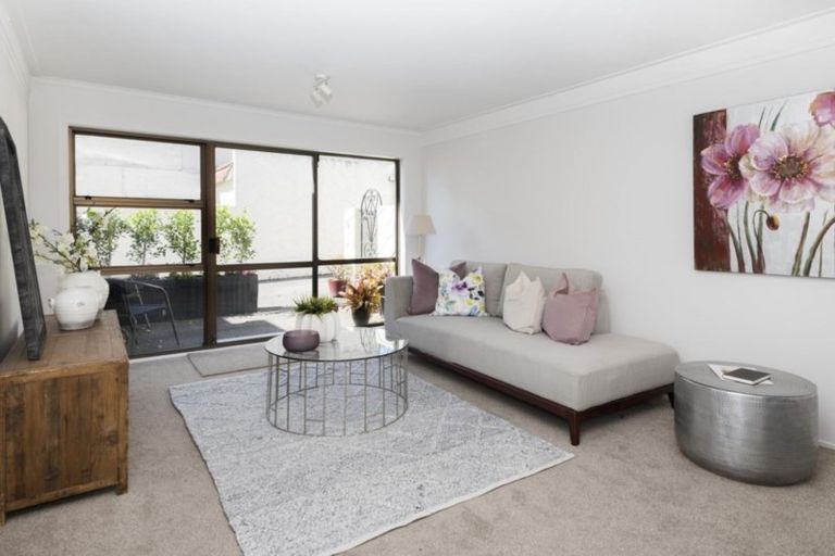 Photo of property in 52a The Parade, Bucklands Beach, Auckland, 2012