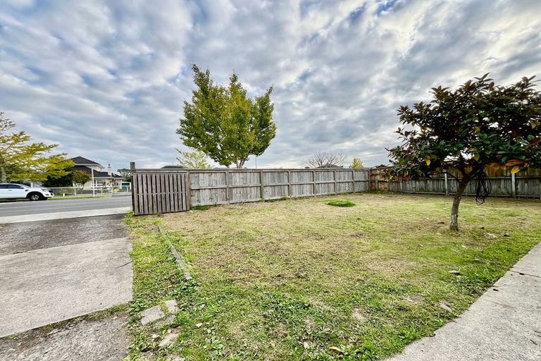Photo of property in 42 Great South Road, Papatoetoe, Auckland, 2025