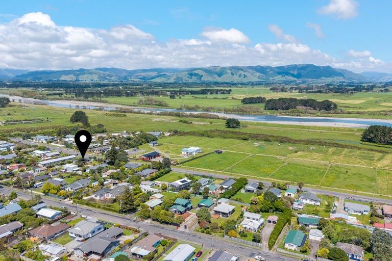 Photo of property in 22 Kiharoa Street, Otaki Beach, Otaki, 5512