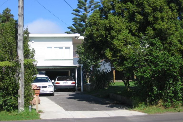 Photo of property in 14 Kaurilands Road, Titirangi, Auckland, 0604