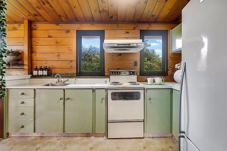 Photo of property in 247 Tukapa Street, Westown, New Plymouth, 4310