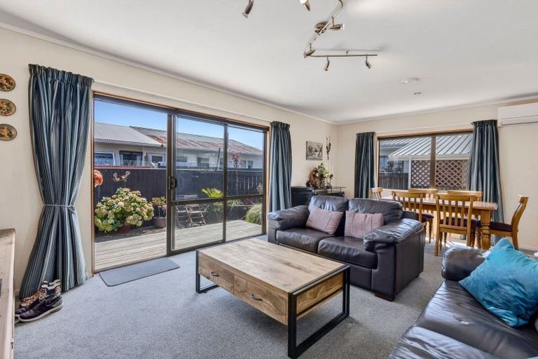 Photo of property in 2/22 Parkers Road, Tahunanui, Nelson, 7011