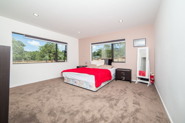 Photo of property in 3b De Val Drive, Titirangi, Auckland, 0604