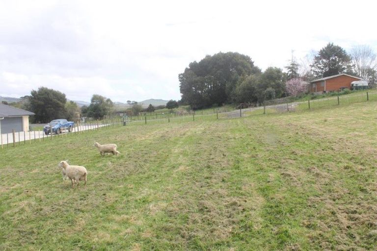 Photo of property in 1 Fermanagh Grove, Tuakau, 2121