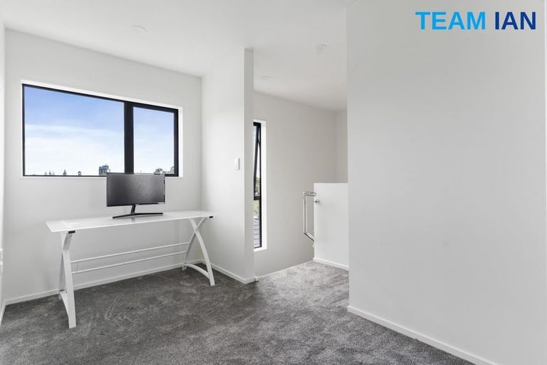 Photo of property in 3/68 Smythe Road, Henderson, Auckland, 0612