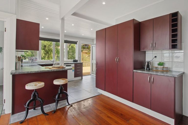 Photo of property in 32 Mellsop Avenue, Waiuku, 2123