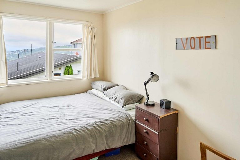 Photo of property in 3 Flint Way, Northland, Wellington, 6012