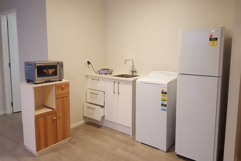 Photo of property in 19 Hauraki Crescent, Pinehill, Auckland, 0632