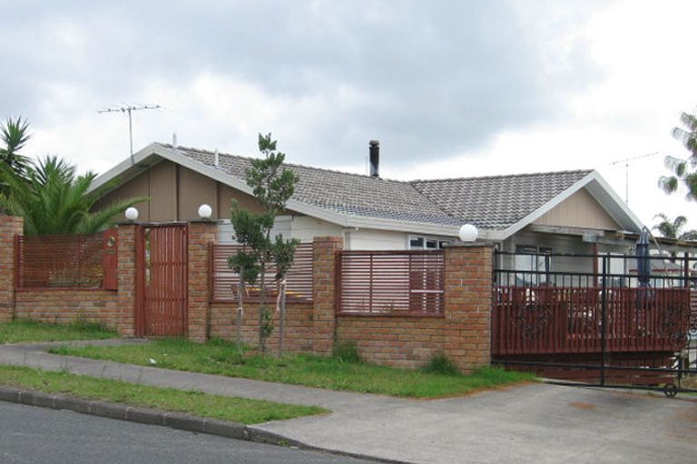 Photo of property in 6 Hassan Drive, Massey, Auckland, 0614