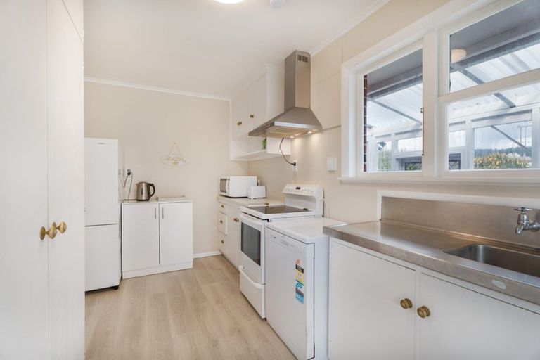 Photo of property in 2/49a Shakespeare Avenue, Trentham, Upper Hutt, 5018