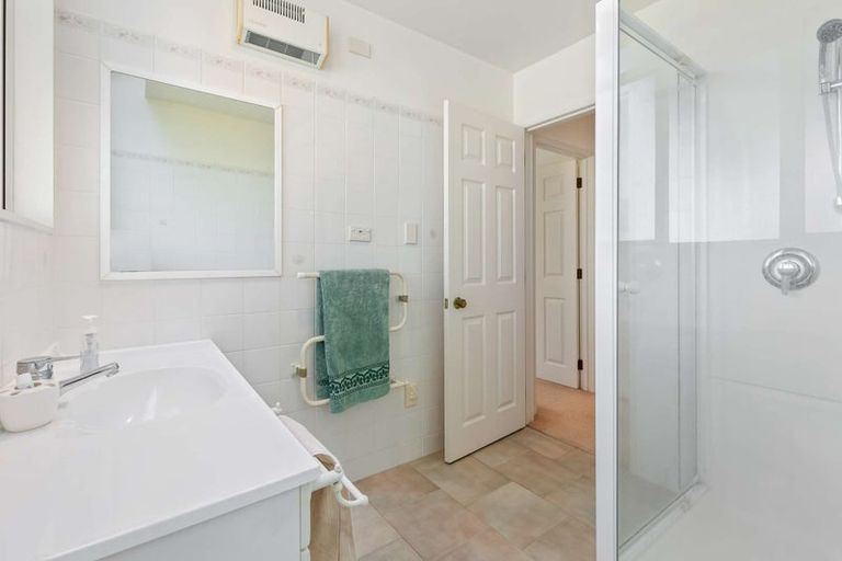 Photo of property in 1/30 Bevyn Street, Castor Bay, Auckland, 0620