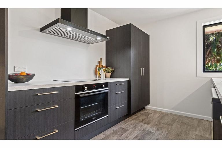 Photo of property in 100 Prestons Road, Redwood, Christchurch, 8051