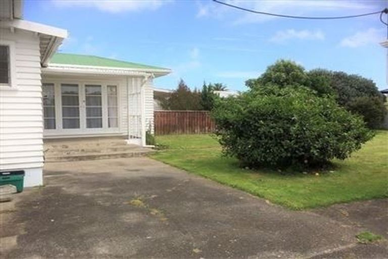 Photo of property in 51 George Street, Levin, 5510