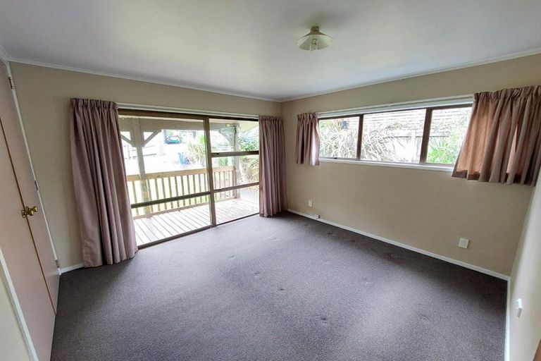 Photo of property in 8 Lowtherhurst Road, Massey, Auckland, 0614