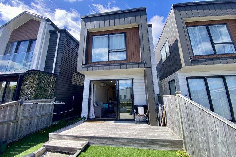 Photo of property in 6 Parahau Road, Papakura, 2110