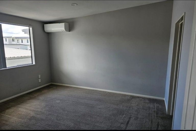 Photo of property in 31/3 Hulme Place, Henderson, Auckland, 0612