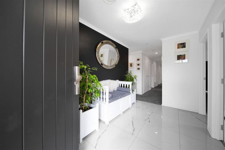 Photo of property in 36 Fernbrook Drive, Hurworth, New Plymouth, 4310