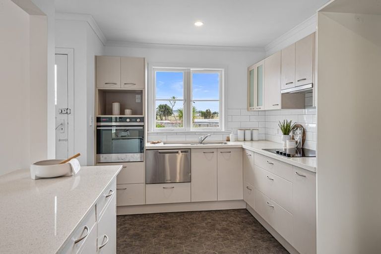 Photo of property in 1 Whimp Avenue, Onerahi, Whangarei, 0110