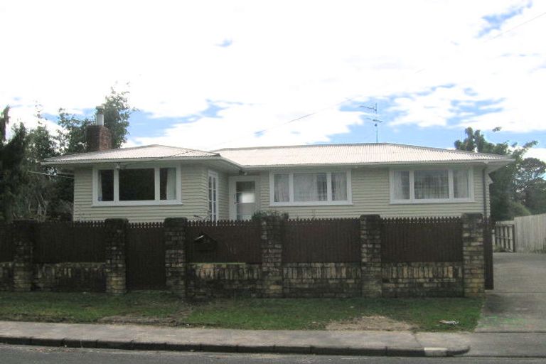 Photo of property in 24 Helena Street, Massey, Auckland, 0614