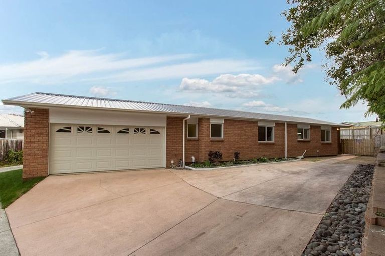 Photo of property in 58c Don Buck Road, Massey, Auckland, 0614
