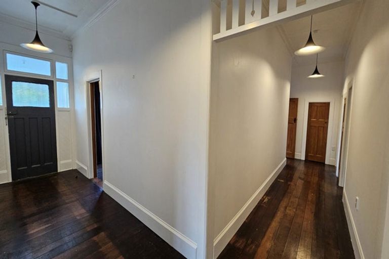 Photo of property in 61 Wellesley Road, Napier South, Napier, 4110