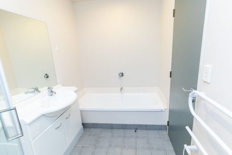 Photo of property in 152g Tasman Street, Mount Cook, Wellington, 6021