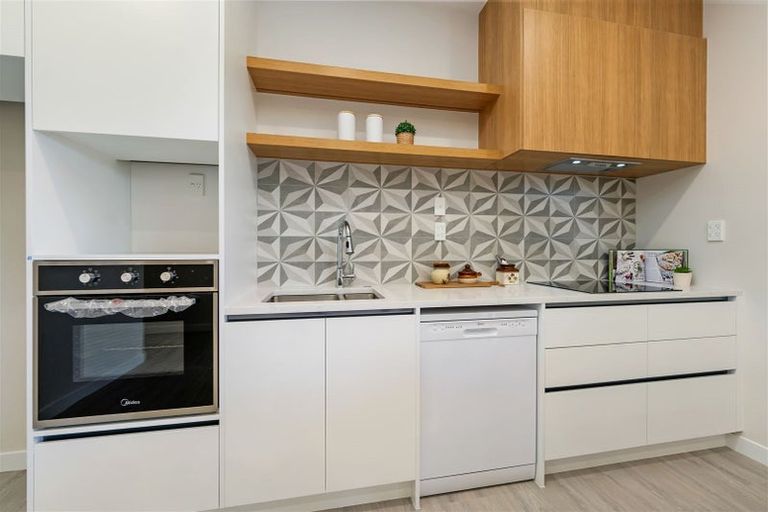 Photo of property in 34 Morus Road, Massey, Auckland, 0614