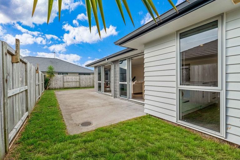 Photo of property in 11 Sabre Street, Papamoa Beach, Papamoa, 3118