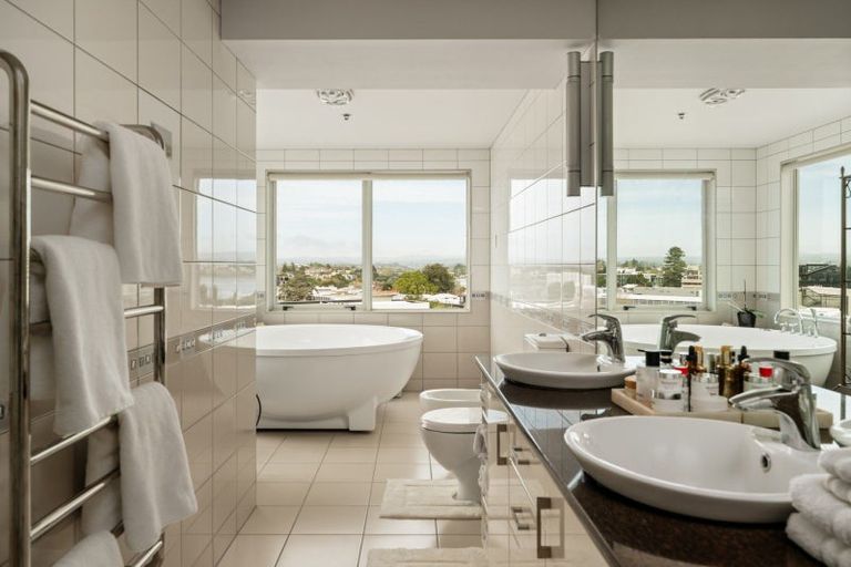 Photo of property in 1/6d Durham Street, Tauranga, 3110