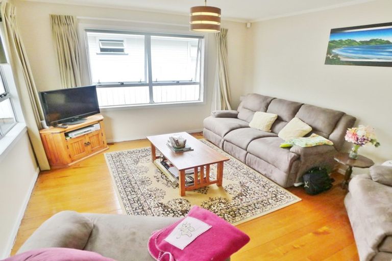 Photo of property in 1/43 Rimu Street, New Lynn, Auckland, 0600