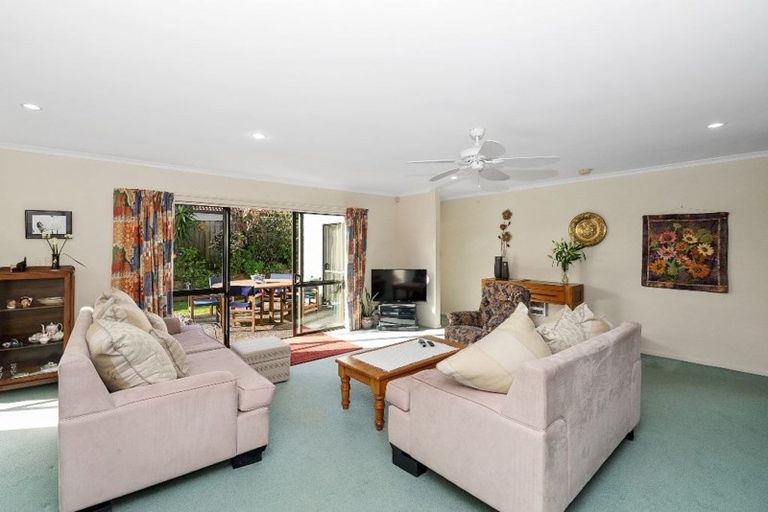 Photo of property in 9 Hercules Drive, Henderson, Auckland, 0612