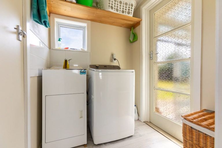 Photo of property in 37 Fox Street, Woodville, 4920