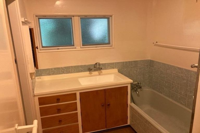 Photo of property in 202 Konini Road, Titirangi, Auckland, 0604