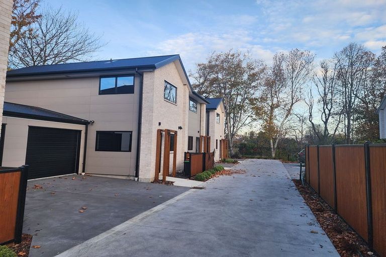 Photo of property in 2/7 Matata Place, Dallington, Christchurch, 8061
