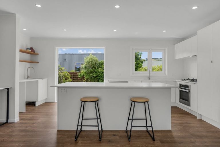 Photo of property in 20 Barberry Grove, Maungaraki, Lower Hutt, 5010