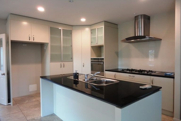 Photo of property in 11 Kaitune Drive, Flat Bush, Auckland, 2016