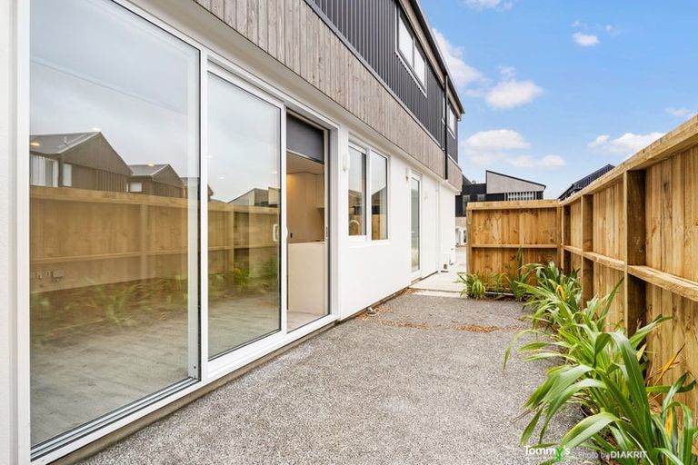 Photo of property in 10/6u Bushland Grove, Paparangi, Wellington, 6037