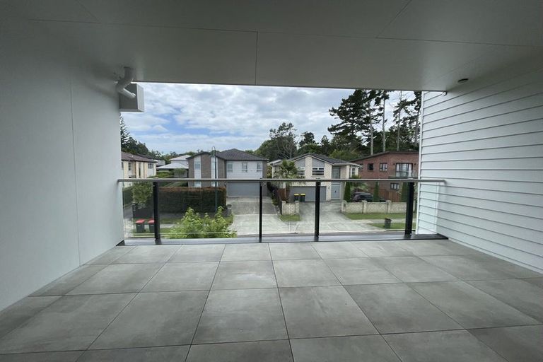 Photo of property in 4/11 Carlos Drive, Flat Bush, Auckland, 2016