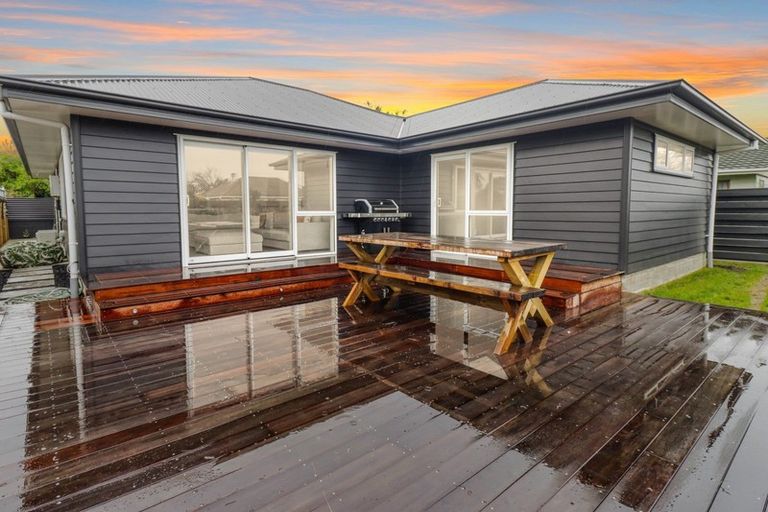 Photo of property in 5a Chelwood Street, Takaro, Palmerston North, 4412