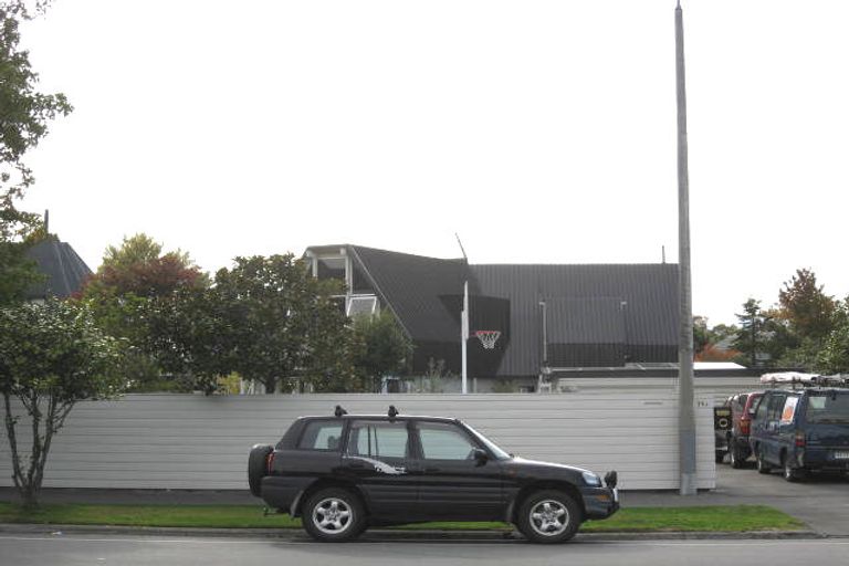 Photo of property in 74a Memorial Avenue, Ilam, Christchurch, 8053